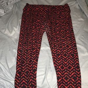 LulaRoe Tall and Curvy Leggins